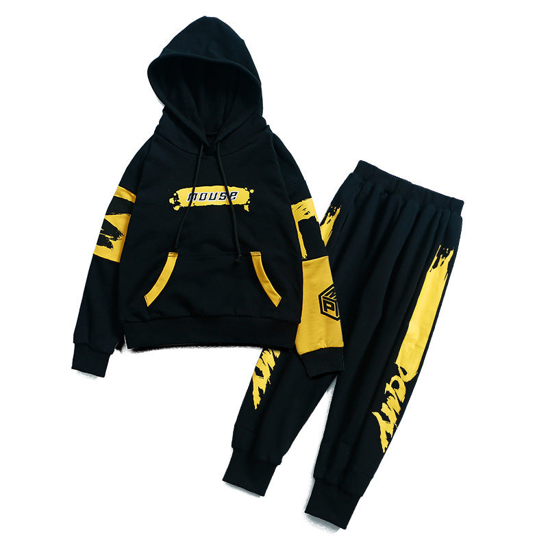 Traje deportivo con capucha para niño
