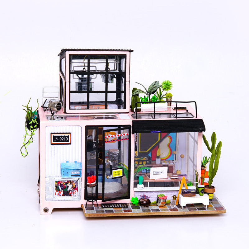 DIY Cabin Model Hand-assembled To Make A Creative Small House