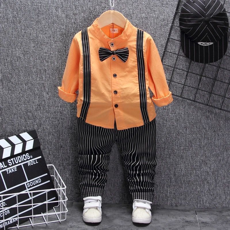 Ropa infantil de dos piezas con peto para niño