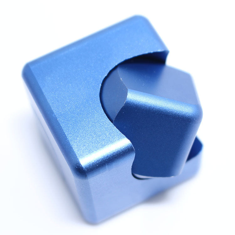 Fingertip gyro decompression toy