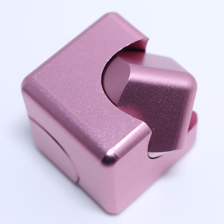 Fingertip gyro decompression toy