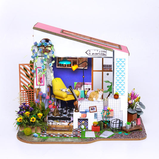 DIY Cabin Model Hand-assembled To Make A Creative Small House