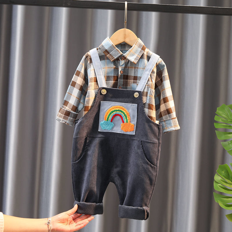 Ropa infantil de dos piezas con peto para niño