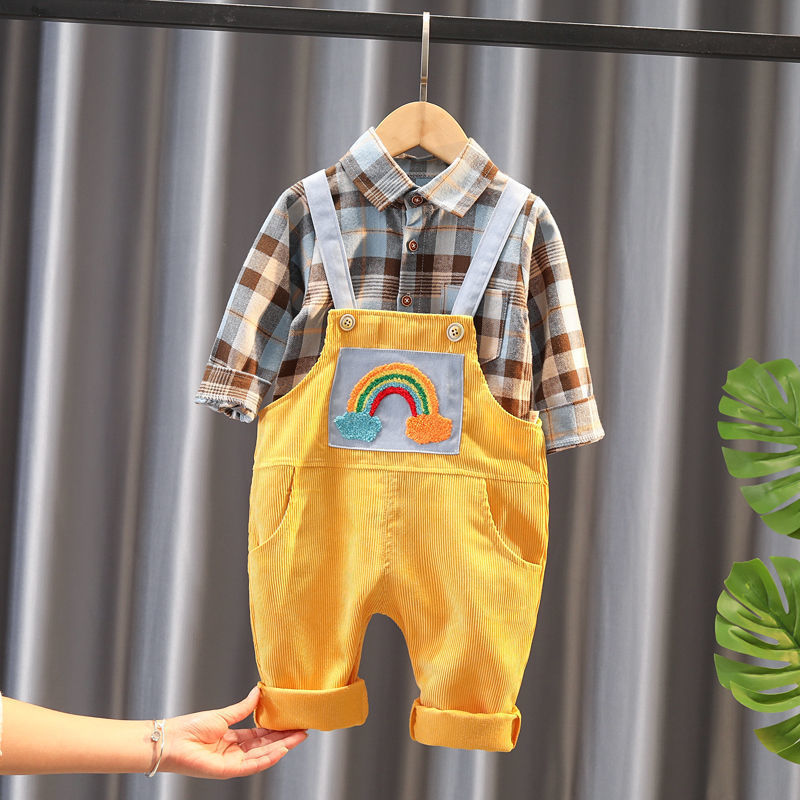 Ropa infantil de dos piezas con peto para niño