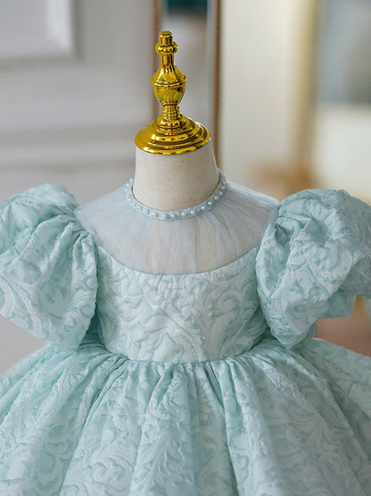 Robe de princesse haut de gamme pour les anniversaires des enfants : le luxe abordable