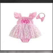 Barboteuse en maille pour filles et bébés avec une jupe en tulle et un nœud