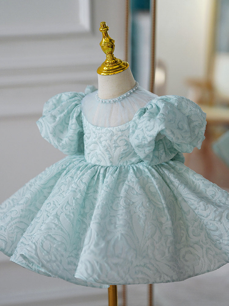 Robe de princesse haut de gamme pour les anniversaires des enfants : le luxe abordable