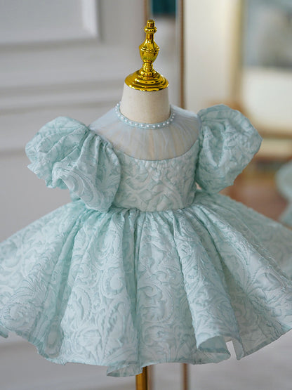 Robe de princesse haut de gamme pour les anniversaires des enfants : le luxe abordable