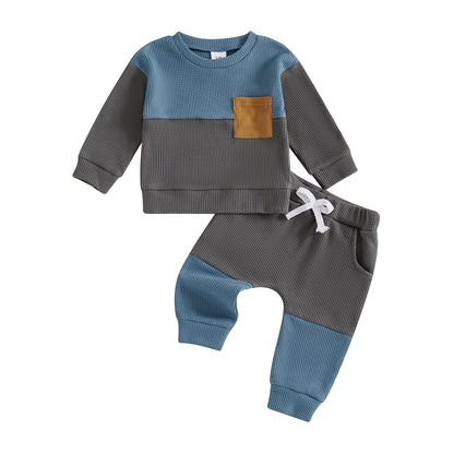 Conjunto de dos piezas con bolsillos a juego en color gofre para niño