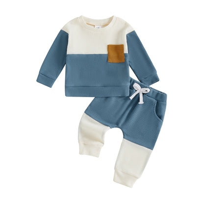 Conjunto de dos piezas con bolsillos a juego en color gofre para niño