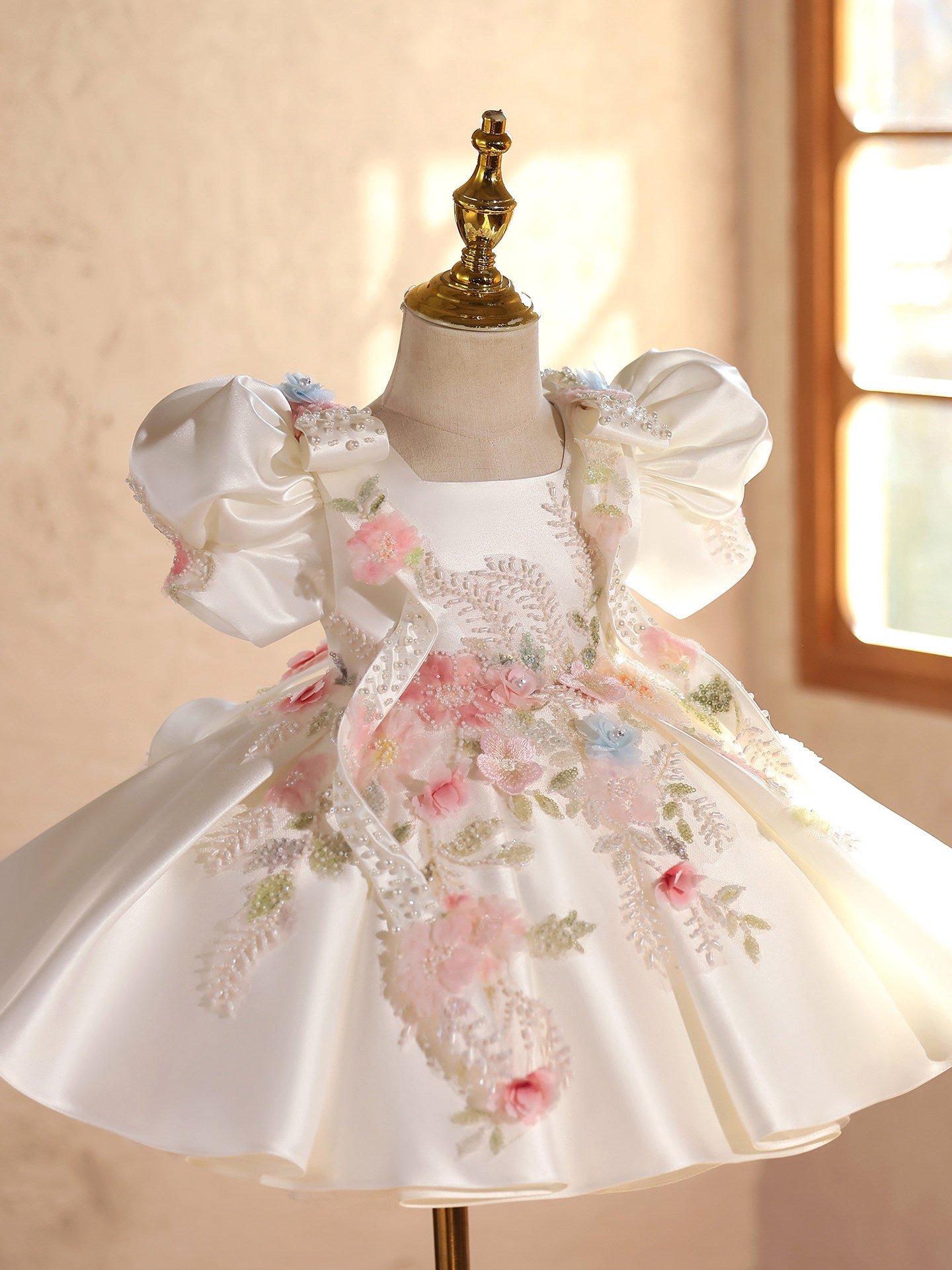 Robe de demoiselle d'honneur haut de gamme, bouffante, mignonne et adorable pour les petites filles