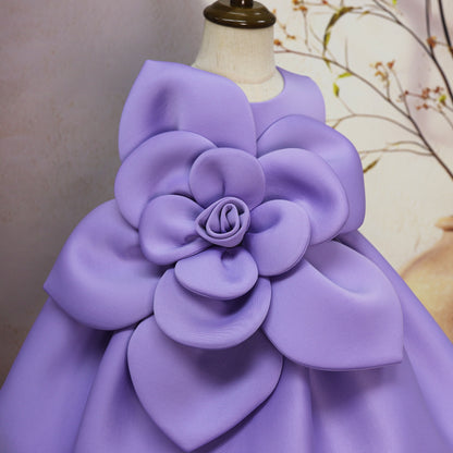 Vestido de niña con flores grandes