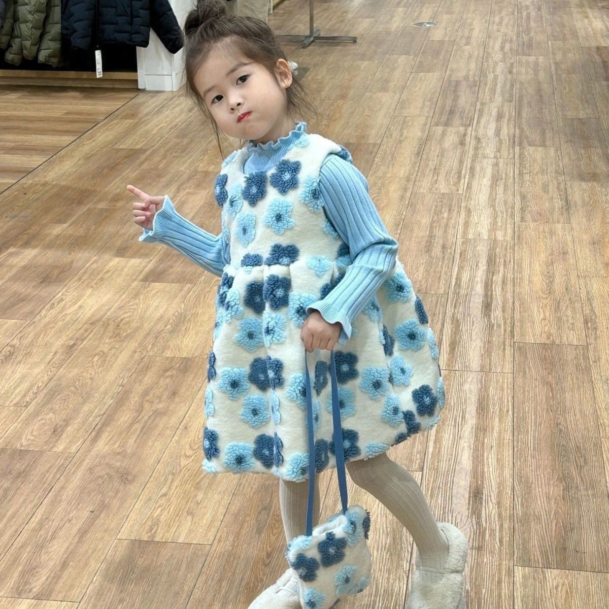 Winter New Girls' Sweater With Stringy Selvedge Flower Fleece-lined Vest Dress