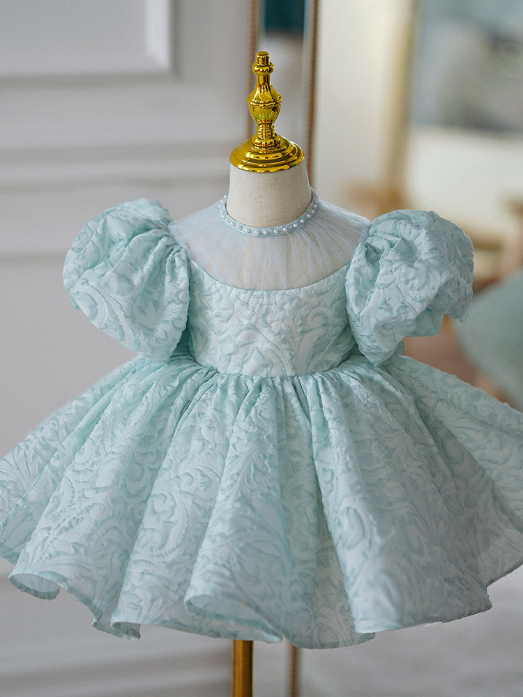 Robe de princesse haut de gamme pour les anniversaires des enfants : le luxe abordable