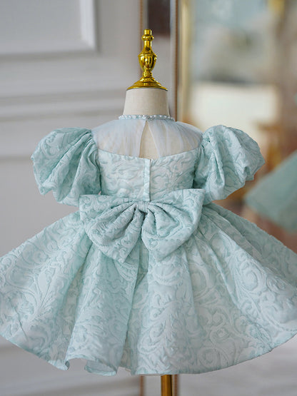Robe de princesse haut de gamme pour les anniversaires des enfants : le luxe abordable